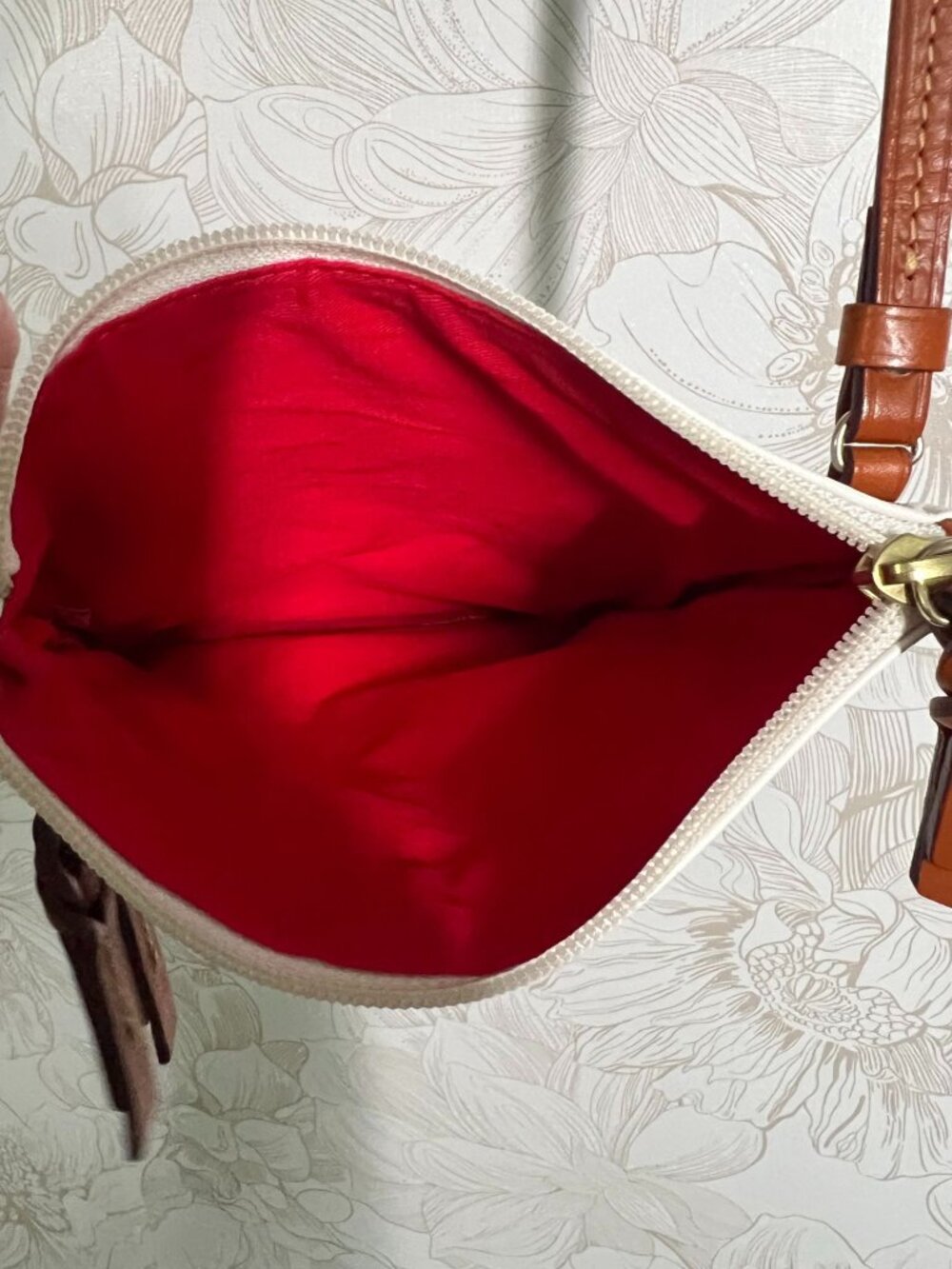 White Crossbody Bag With Braided Leather Straps & Red Interior -Adjustable Strap - Picture 6 of 16